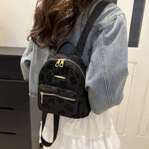 Psion ของมันต้องมี กระเป๋าเป้แฟชั่น รุ่นนี้น่ารักมาก ดีเทลสวยลายดอกไม้ สีสันน่ารักสดใส สะพายหลังคือดี สวยจึ้งมงลง พกพาสะดวกสุดๆ รุ่นนี้มีให้เลือก 3สีสุดปัง ห้ามพลาดเลยแม่