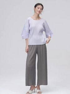 2366 Round Neck Three Quarter Sleeve T-Shirt Loose Versatile Casual Summer Simple Ruched Mid Sleeve Top One Size (45-75kg)