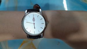 Đồng hồ nữ dây da màu đen size: 36 second hand si nhât đã qua sử dụng