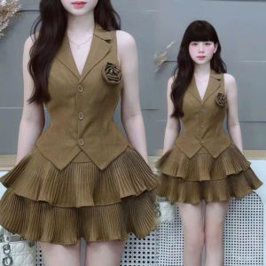 Set tiểu thư đi tiệc đồ công sở nữ Kaki Mango đính hoa áo Gile vest cộc tay mix váy mini tầng xoè