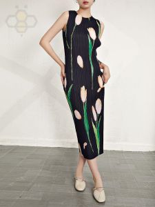 Average Size Miyake Retro Tulip Pleated Vest Dress Summer Sleeveless Mid-Length Bottoming Dress Z3078