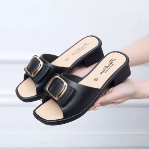 รองเท้าส้นเตี้ย รุ่นAB รองเท้าแฟชั่นสำหรับผู้หญิง สวยงามใส่สบายไม่กัดเท้าทำจากยางนิ่มเบา รองเท้าเสริมเท้าสูงยอดฮิต