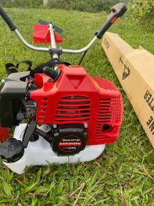 Xả Máy cắt cỏ Kamatsu KM-430 nòng đại bác 43li tặng kèm bát cước. Thanh lý giá rẻ