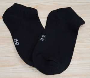 Kaos Kaki Hitam Polos Design Ukuran Semata Kaki Bahan Tebal Buatan Lokal Bisa Buat Pria / Wanita