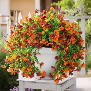 PWD0442 2PCS Realistic Simulated Wall Hanging Flowers UV Resistant Plastic Wall Hanging Plant Maintenance-free Eucalyptus Garland Fake Greenery Garland Porch Decor