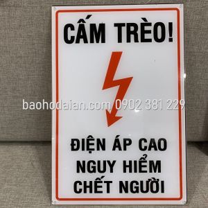 Cấm trèo! Điện áp cao nguy hiểm chết người (mica 24 x 36cm)