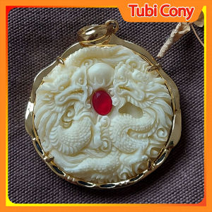 Mặt dây chuyền Tubi Cony (5 cm) dạng tròn ngọc bội chạm hai con rồng nhả châu đỏ M197-176-DX