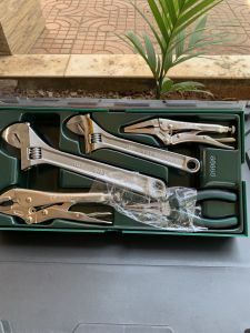 Sata Bộ dụng cụ 5 chi tiết Sata 09909 là một bộ dụng cụ cầm tay nhỏ gọn tiện lợi phù hợp cho các công việc gia đình