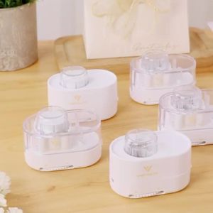 เครื่องตัดยาอเนกประสงค์แบบพกพา เครื่องมือตัดและวัดปริมาณแท็บเล็ตพร้อมฟังก์ชันตัดเป็นสี่ส่วนและครึ่งหนึ่ง กล่องเก็บยาขนาดพกพา