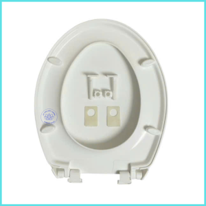 Nắp bồn cầu nhựa trắng phù hợp với các loại bồn cầu hai khối dáng tròn cỡ nhỏ