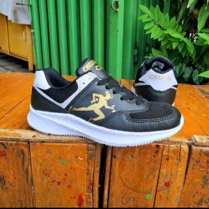 Sepatu Olahraga Gimnasia Jogging Badminton Pria dan Wanita