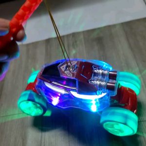 Đồ chơi xe địa hình linh hoạt tự động co duỗi leo núi có nhạc đèn hấp dẫn tặng kèm pin