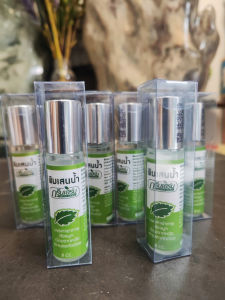 combo 2 chai dầu lăn bạc hà Green Herb thái lan chính hãng mỗi chai 8ml giảm nhức đầu nghẹt mũi say tàu xe