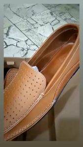 SEPATU MODEL SANTAI UNTUK PRIA DEWASA