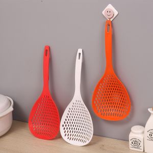 Kitchen Multi-function Heat-resistant Filter Spoon Anti-scalding Fried Food Net Large Spoon Filter Random Color