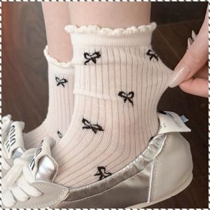 ถุงเท้าสีขาว ถุงเท้า ทนทาน ถุงเท้ากองสีขาว นุ่มและเป็นมิตรกับผิว ลายหมี มีความยืดหยุ่นสูง สะดวกสบาย ชุดชั้นใน