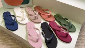 [Free Shipping] New Summer Simple WomenS Flip-Flops Korean Style Flat Non-Slip Sandals For Outdoor Wear Beach Shoes