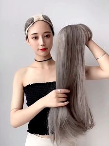 Wig rambut lurus poni Ash grey