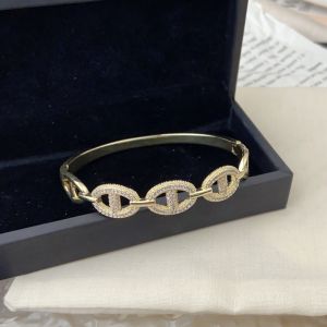 High-end light-luxury niche womens bracelet with an open design adjustable slim waist minimalist style high-end jewelry