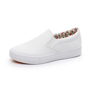 2025 Korean New Black Shoes Ladies Low Top Flat Loafers Breathable shoes Fashion slip on shoes Comfortable Casual Walking Shoes White Shoes