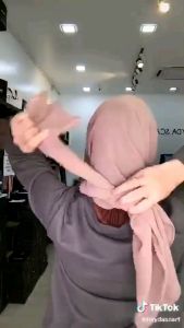 Jilbab Pashmina Instan Kancing: Solusi Modis & Nyaman