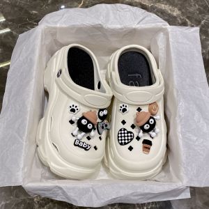 [Free Shipping] 5154 Patterned Slippers New Summer Style Versatile For Outdoor Wear Thick-Soled Soft-Soled Height-Increasing Perforated Design WomenS Slippers