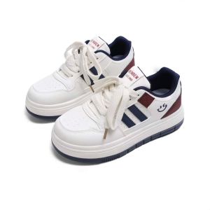 Autumn new รองเท้าผ้าใบผู้หญิงลำลอง รองเท้าสีขาวมินิมอล กันลื่นรองเท้านักเรียนผูกเชือก ไซส์ 36-44 เก็บเงินปลายทาง