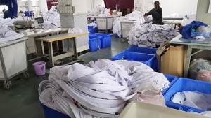 2025 New ชุดกางเกงมวยไทยหลากสีสำหรับการฝึกซ้อมศิลปะการต่อสู้และกีฬาต่อสู้สำหรับผู้ใหญ่และเด็กชายและหญิง