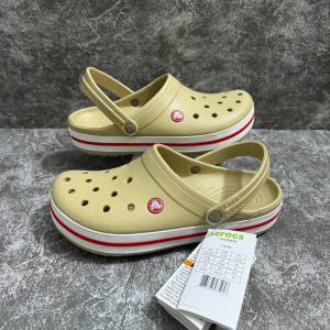 รองเท้า Crocs แบบสวมสำหรับผู้หญิง+ชาย งานสวยน้ำหนักเบานิ่มใส่สบายใส่ทนมากๆ รับรองสินค้าจริงตรงปกตามรูป