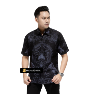 Mahardhika Batik Pria Kemeja Lengan Pendek Reguler Fit Motif Mahkota Putih Lapis Furing