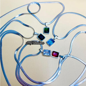 Kalung Titanium Liontin Silver Kotak Delima Mewah Elegan Fashion Pria Dan Wanita Antikarat