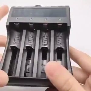 Sạc Pin 18650 2 - 4 Pin 3.7 - 4.2V Phích Cắm Tiện Lợi Có Đèn Báo Đầy Tự Ngắt Cổng Sạc Pin Tự Động