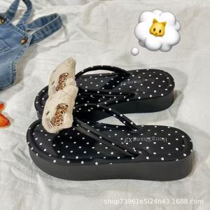 [Free Shipping] 2026 Summer Cream Cat 3.5Cm Thick-Soled Height-Increasing Flip-Flops for Girls Summer Beach Non-Slip Breathable Ins