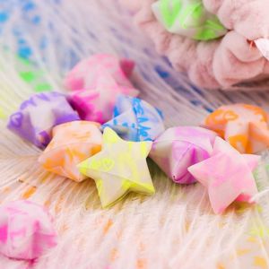 DUOJI สร้างสรรค์และสร้างสรรค์ สีสันสดใส ที่ส่องสว่างส่องสว่าง ตกแต่งด้วยการตกแต่ง กลิตเตอร์ กระดาษดาว สำหรับงานฝีมือศิลปะ DIY กระดาษหัตถกรรมหัตถกรรม กระดาษโอริกามิ