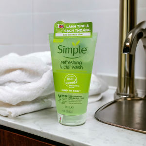 Sữa Rửa Mặt Simple lành tính và hiệu quả cho mọi loại da 150ml