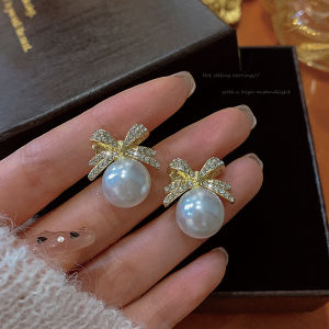 YIN WEI ต่างหูโบว์มุกติดเพชรแบบฝรั่งเศสย้อนยุค2024ไฟพรีเมียมใหม่ต่างหูดีไซน์เฉพาะกลุ่มที่หรูหรา