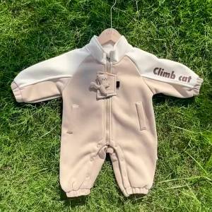Baby Jumpsuit Autumn Winter Outfit for Boys Quilted and Fleece-lined Cute Little Cat Design a Warm Deep Autumn Romper