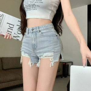 QXshop  แฟชั่นอิต กางเกงขาสั้นแฟชั่น รุ่นนี้รูปทรงสวย ให้ฟิวคุณหนูน่ารักๆซ่อนเปรี้ยว แต่งดีเทลสุดเก๋ สีสวยละมุน ทรงแบบนี้กำลังฮิต จัดเลยจ้าสายแฟชั่น