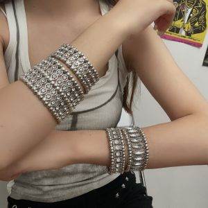 European and American retro super flash light luxury rhinestone bracelet niche design personalized exaggerated bracelet light luxury high fashion accessories
