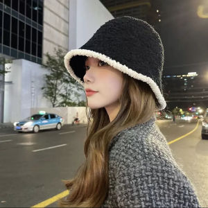 Furry bucket hat fishermans hat winter 现货渔夫帽 大头围帽子 毛绒帽子 毛绒渔夫帽 网红渔夫帽 冬天帽子 保暖帽子 拼色帽子 百搭帽子 毛毛帽 毛绒绒帽子 现货帽子