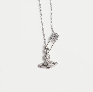 ของแท้ 100% Vivienne Westwood necklace women สร้อยคอดาวเสาร์ silver  วิเวียน เวสท์วู๊ด สร้อยคอ รวมถึงถุงผ้ากล่อง พร้อมจัดส่งจากประเทศไทย