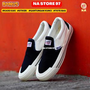 SEPATU AKNA TEKTONA SLIP ON BLACK WHITE Aerostreet 36-45 Comfy Putih - Sepatu Slip On Slop Casual Sneaker Pria Wanita Sepatu Kets Pria sepatu AKNA 97S converse87 70s all star sepatu converse9  sepatu converse219 70s all star sepatu wanita converse70s high