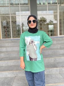Atasan WAnita Belah samping Atasan Wanita Oversize Atasan Wanita Arzheina Atasan motif wanita-