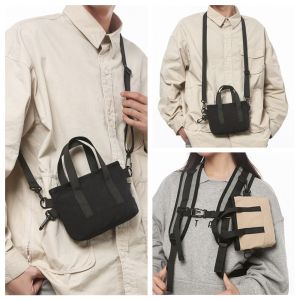 DINAH จุได้มาก กระเป๋าสะพายข้างผู้ชาย ไนลอนทำจากไนลอน ฮาราจูกุ กระเป๋าสะพายไหล่เดียว เล็กๆน้อยๆ จี้ห้อยคอ แพ็คโทรศัพท์มือถือ ใช้ได้ทุกเพศ