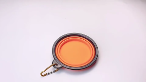 Folded Dog Bowl Compacts Portable Pet Feeding Bowl Innocuity Silicones Bowl for Short Trip and Walks