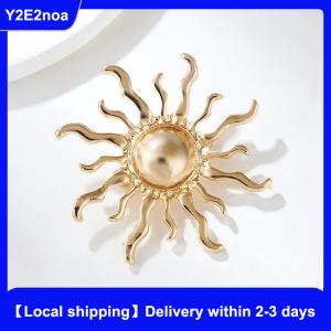 【Local shipping】 Fashion Personality Sun Flower Brooches Pin For Women Clothing Jewelry Party Accessories
