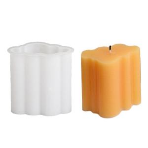 แม่พิมพ์ซิลิโคนรูปร่างที่เป็นเอกลักษณ์เกรดรวมถึงปลาดาวพระจันทร์พีระมิดดอกไม้เมฆสำหรับงานฝีมือตกแต่งบ้าน DIY