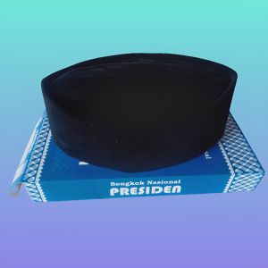 PECI SONGKOK HITAM DEWASA POLOS