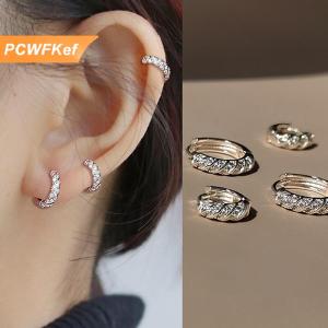 【PCWFKef】 ต่างหูห่วงบิดเซอร์คอนแบบฝรั่งเศสเป็นประกายสำหรับผู้หญิงที่หนีบหูแบบวงกลมของขวัญเครื่องประดับแฟชั่น