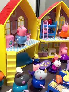 Childrens Piggy Toy Pretend Play House Set for Boys and Girls Full Set Peppa Pig Childrens Doll Boys Birthday Gift